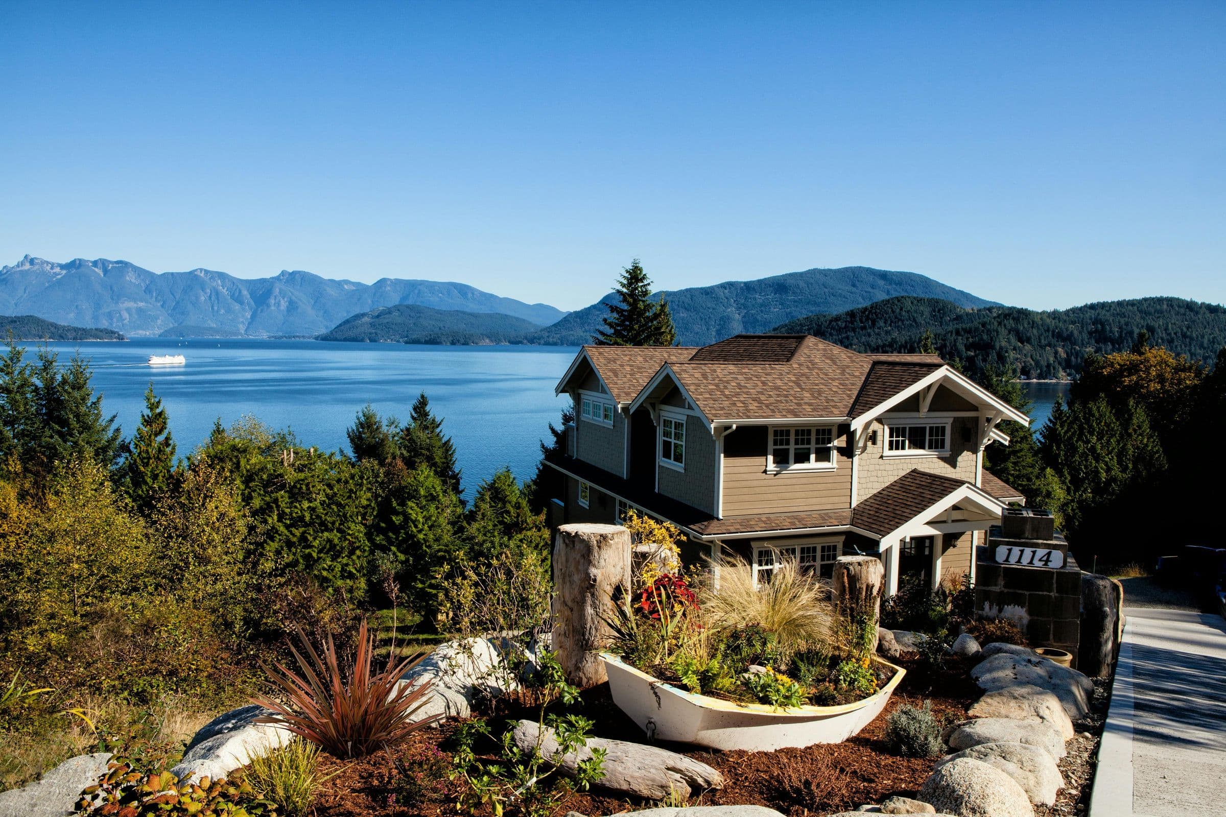 Lake House overlooking a lake